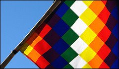 Wiphala, fotografía realizada por Psycho Röy http://www.flickr.com/photos/psycho_roy/518457870/ Wiphala, fotografía realizada por Psycho Röy http://www.flickr.com/photos/psycho_roy/518457870/